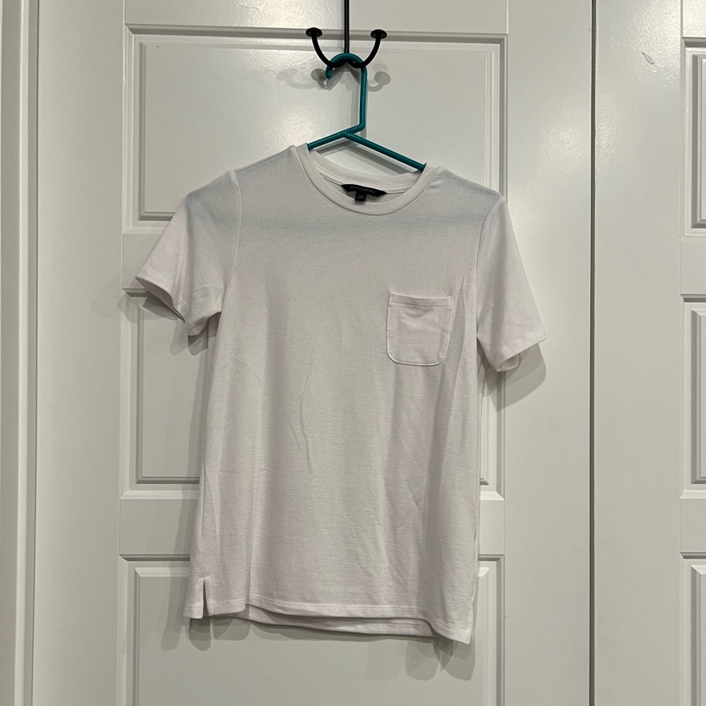 ⭐️3 for $20 Banana Republic T-Shirt